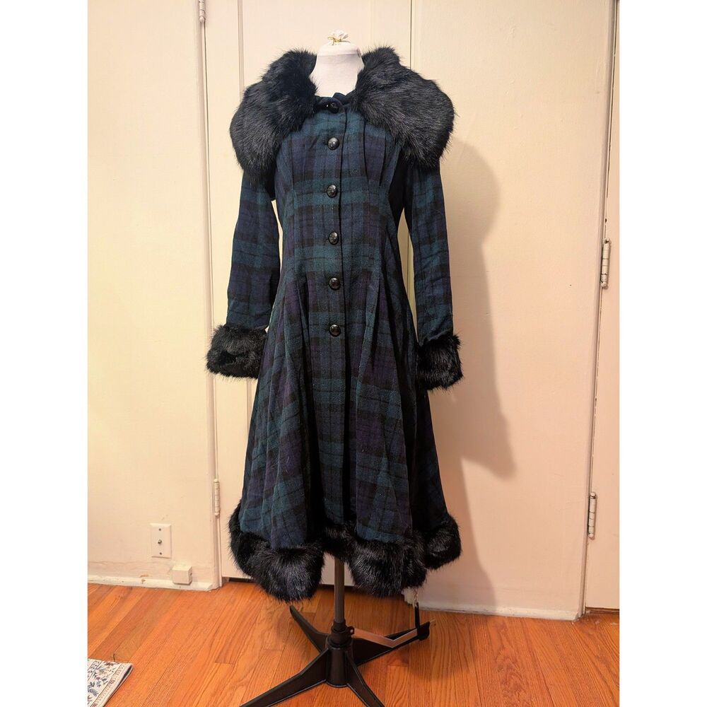 Amazing Glamorous Collectif Vintage Label Pearl Coat!